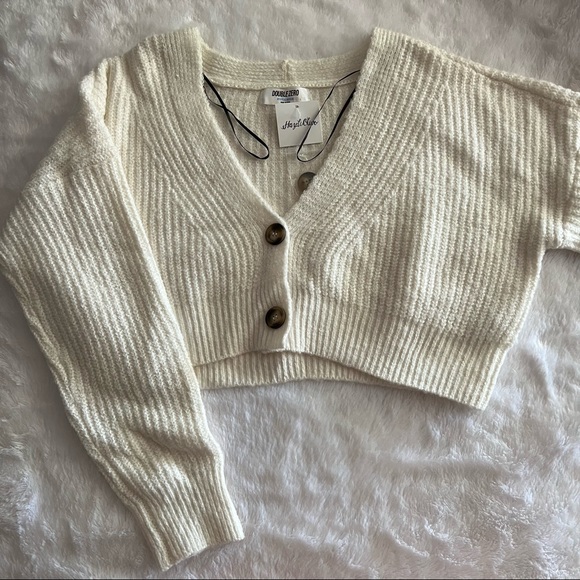 Double Zero Sweaters - Cropped Cream Sweater